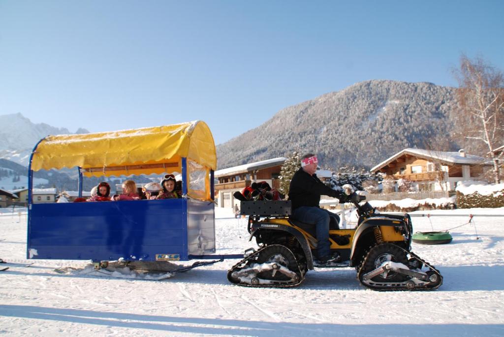 Hotel Babymio Kirchdorf in Tirol Exterior photo